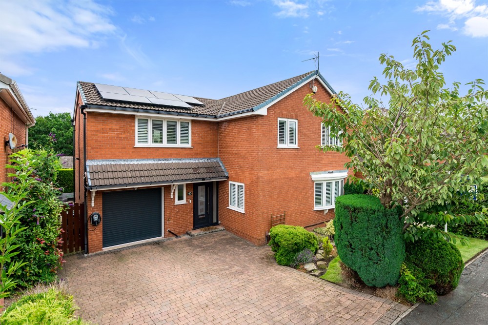 View Full Details for Cranleigh, Standish, Wigan