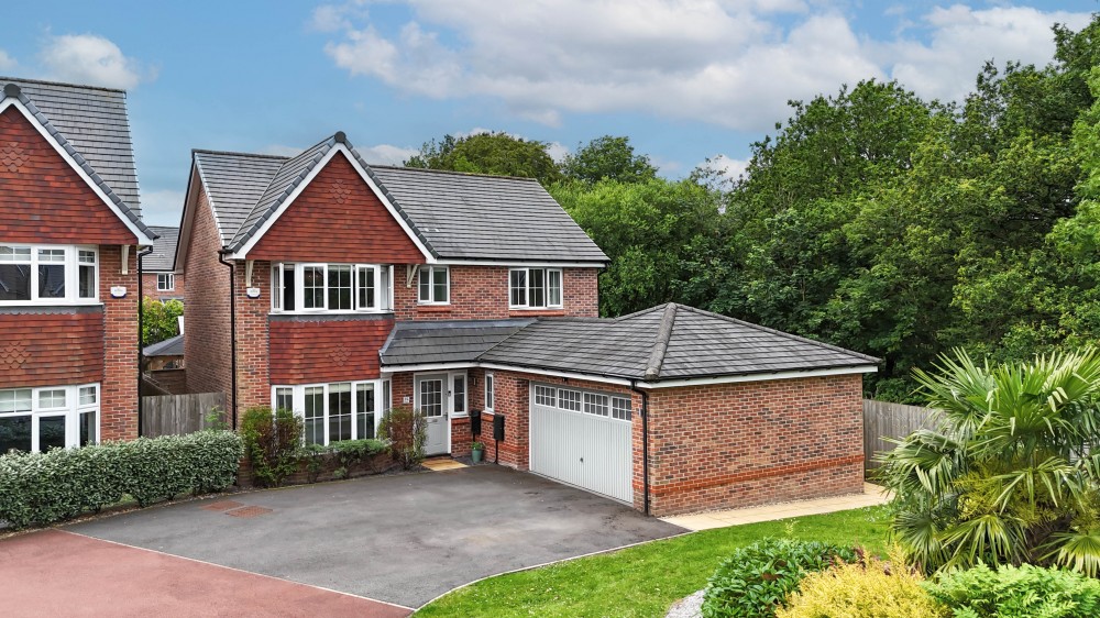 View Full Details for Broadfern, Standish, Wigan