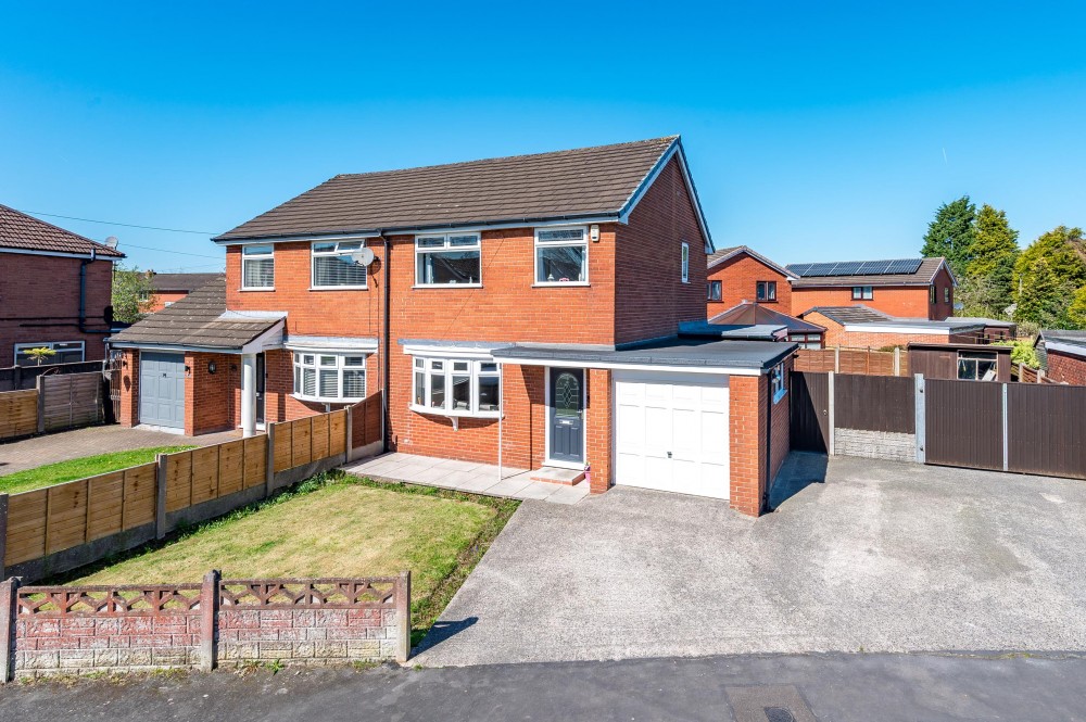 View Full Details for Moores Lane, Standish