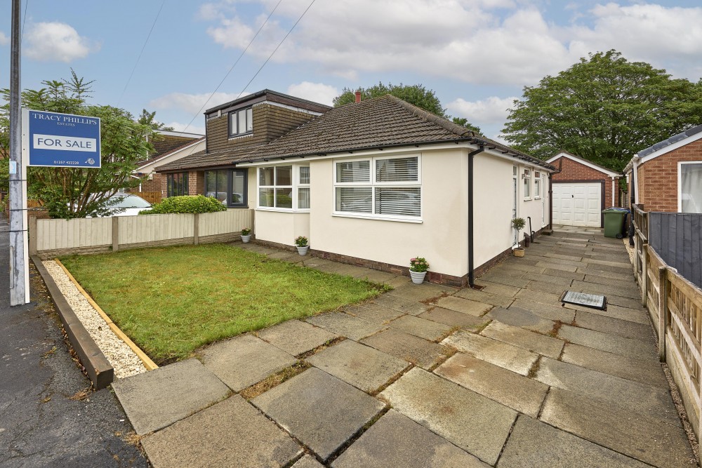 View Full Details for Ash Grove, Standish, Wigan