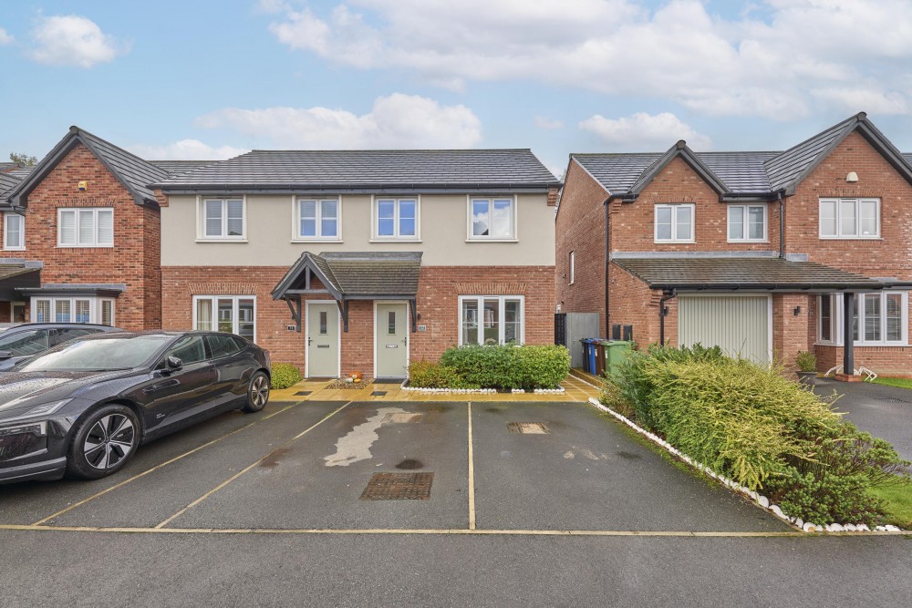 View Full Details for Buttercup Meadow Standish