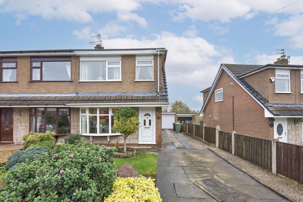 View Full Details for Robin Hill Drive, Standish, Wigan