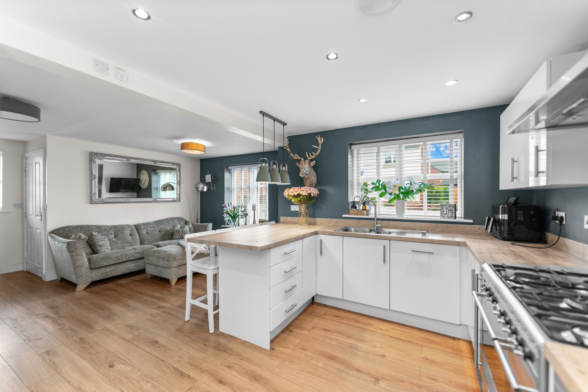 Images for Lyon Close, Shevington