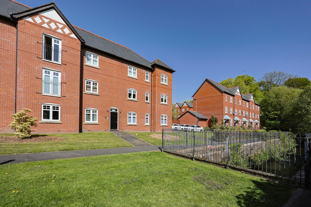 View Full Details for Alden Close, Standish, Wigan, WN1 2TS