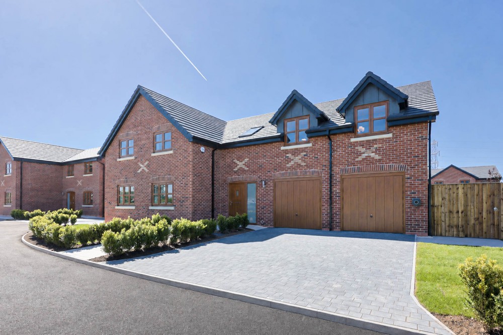 View Full Details for The Coach House, Preston Road, Chorley
